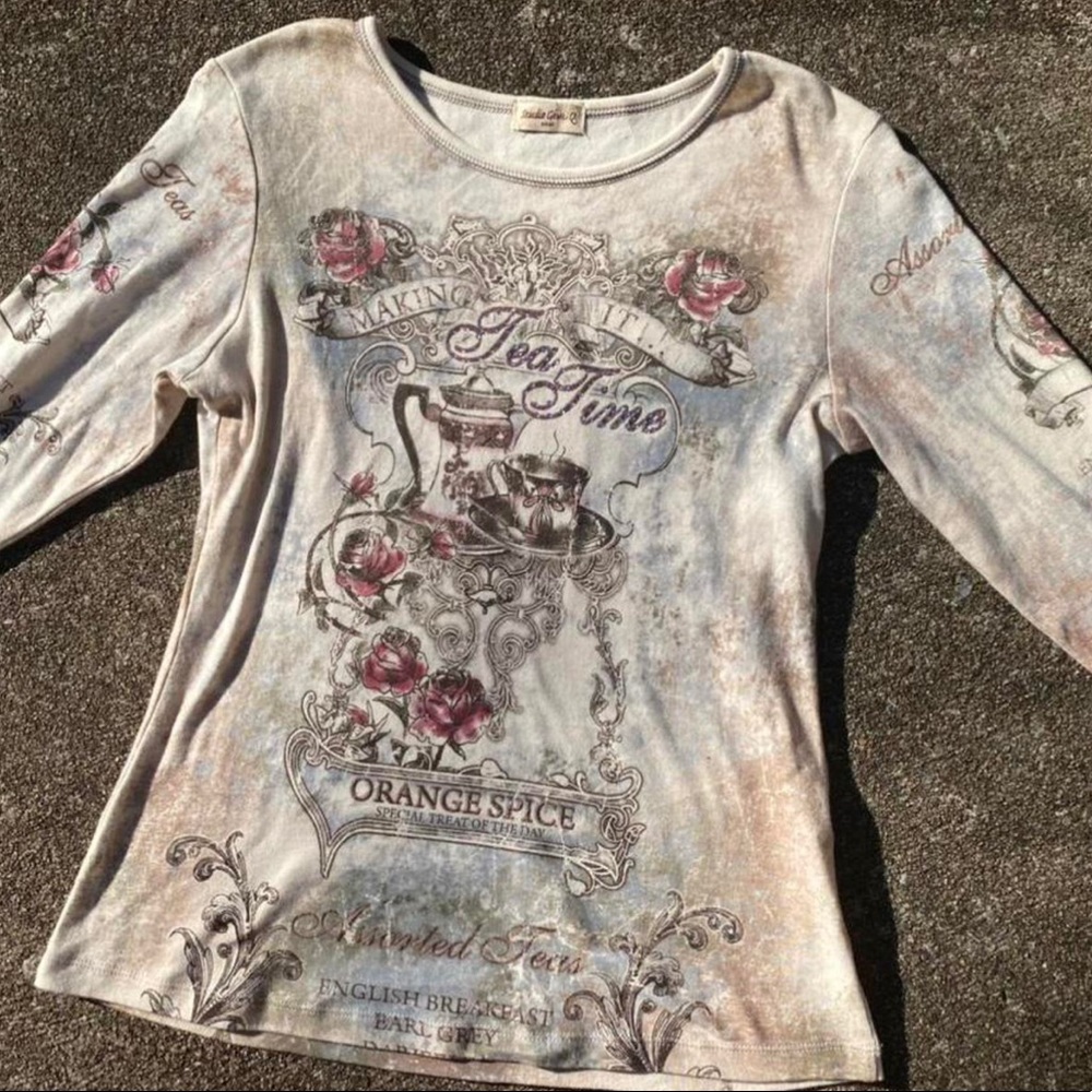 Tea time y2k trendy all over graphic top 3/4 length sleeves no flaws size M